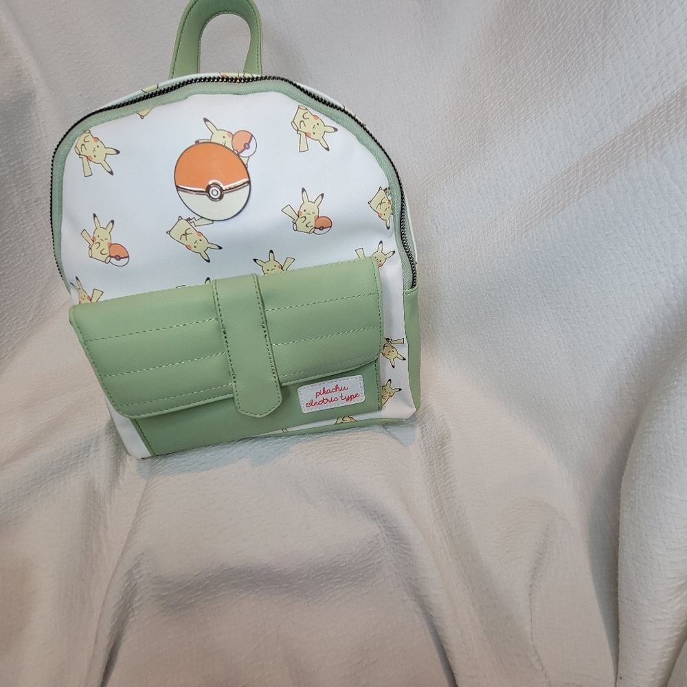 Pokemon 11" Bioworld Mini Backpack - Pikachu Electric